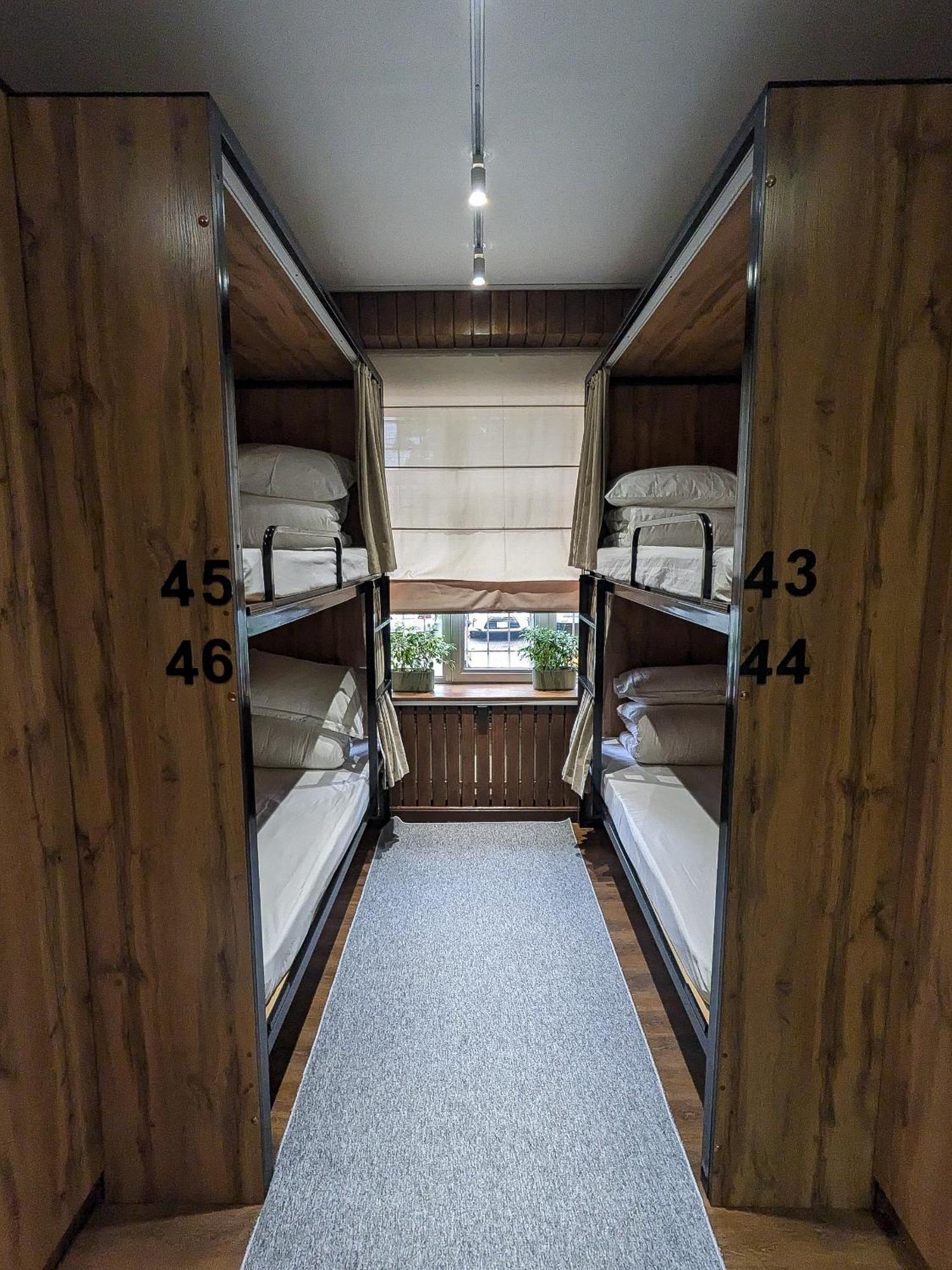Aiva Hostel Bisjkek Buitenkant foto