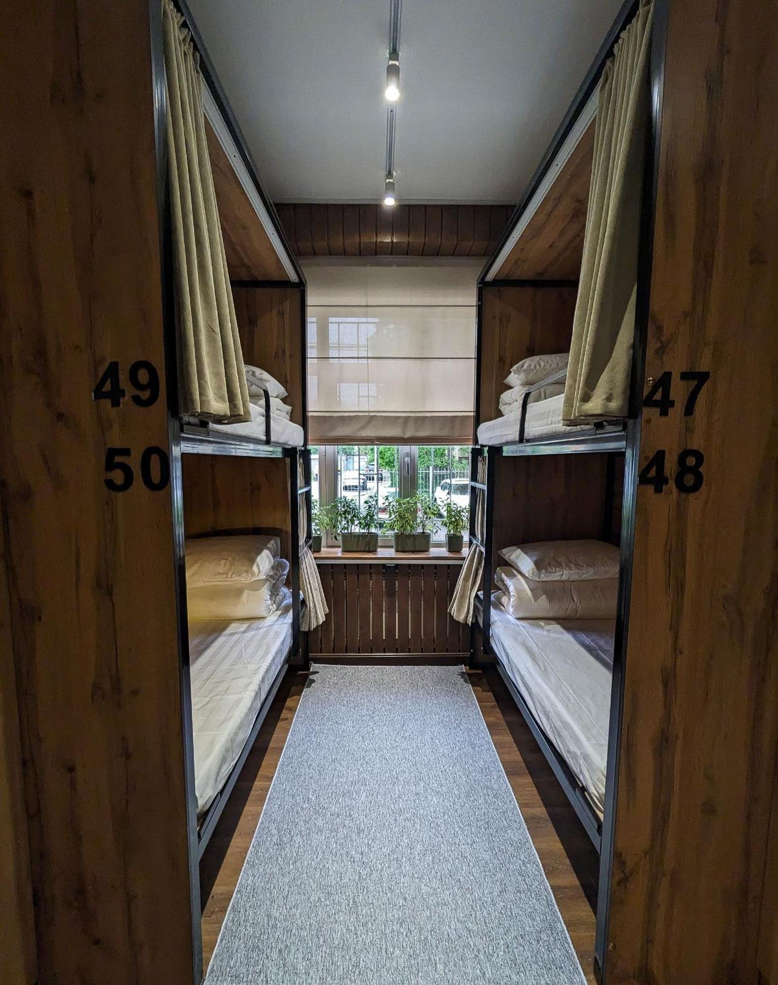 Aiva Hostel Bisjkek Buitenkant foto